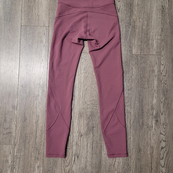 Lululemon In Movement Leggings 25" size 2 pink - Picture 3 of 4